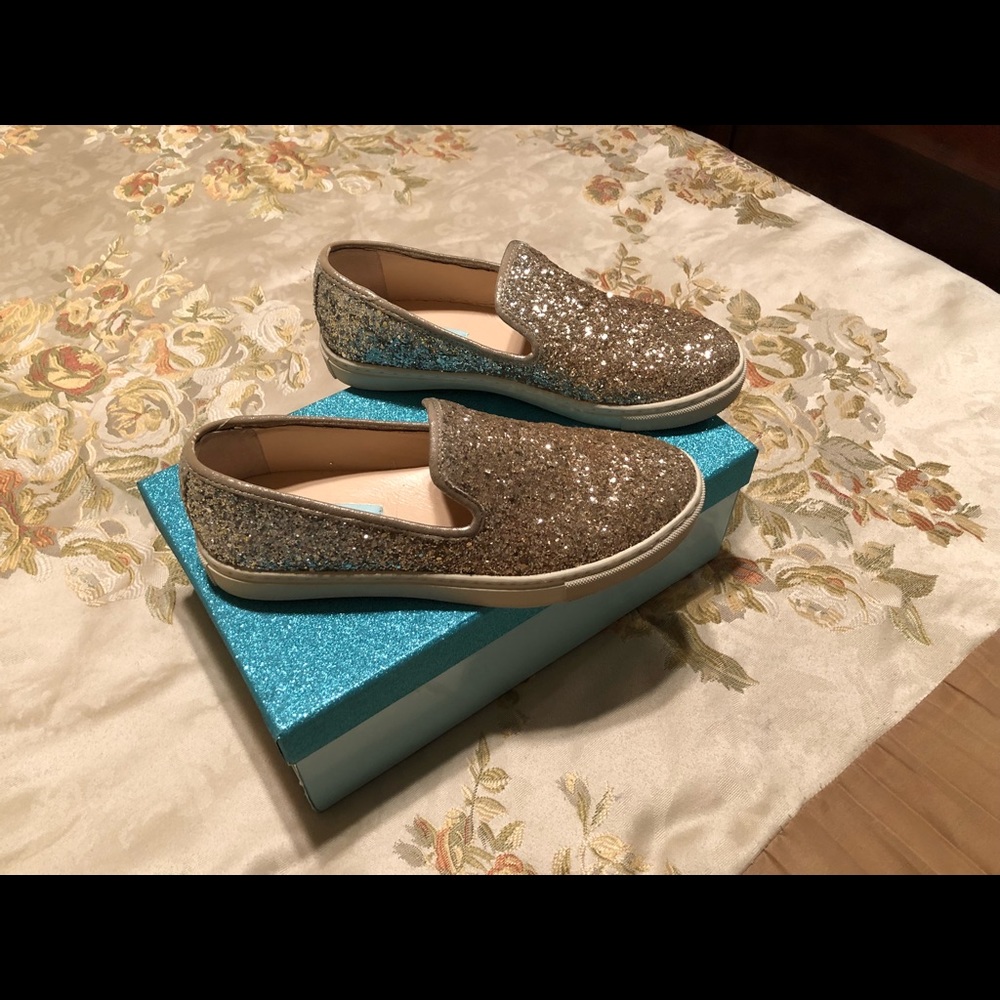 Blue by Betsey Johnson fashion shoes size 8